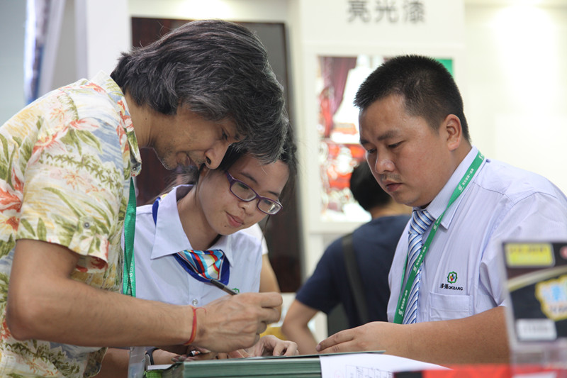 蜜桃视频在线视频化工蜜桃网站入口可看廠在廣博會接待浙江客戶場麵