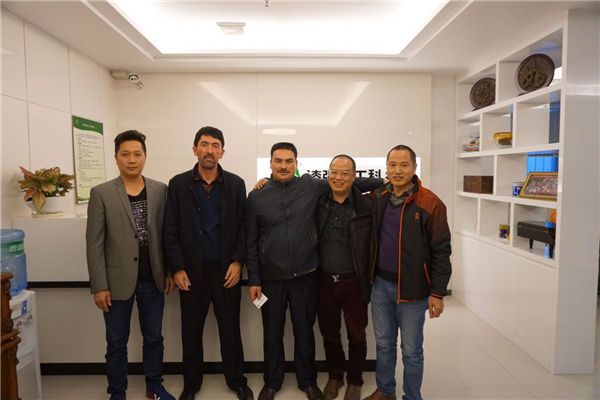 蜜桃视频在线视频漆遠銷海外