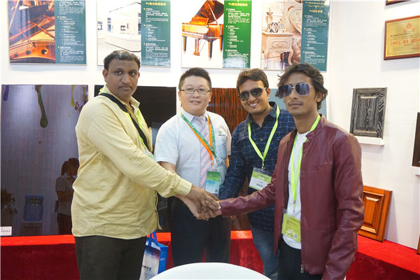 蜜桃视频在线视频漆遠銷海外